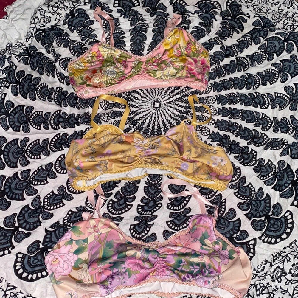 Listing for @watergoddess69-3 spell bralettes